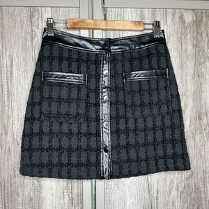 En Saison Tweed Skirt Medium Black Faux Leather Trim Snap Buttons Grunge